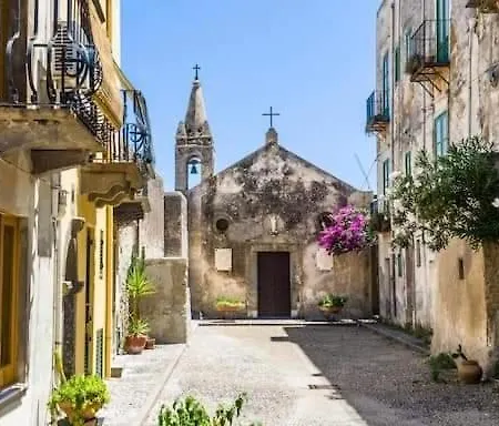 Centro Storico Flat 7 Min From Port